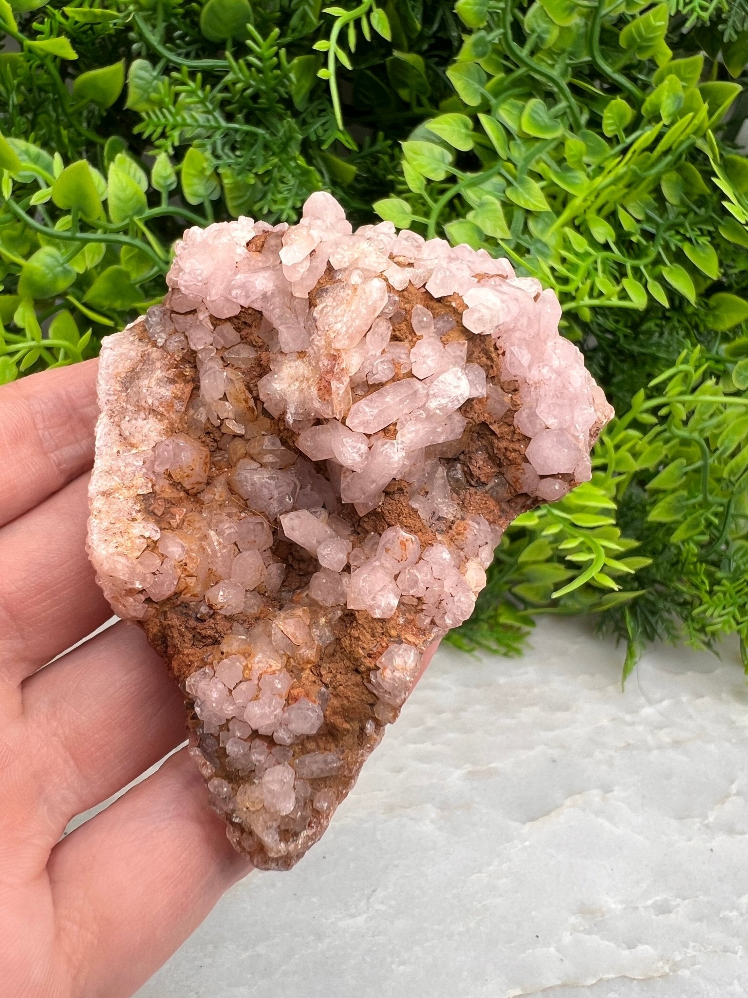 Rosa Amethyst-Cluster (8 cm) von KEY LIME STORE