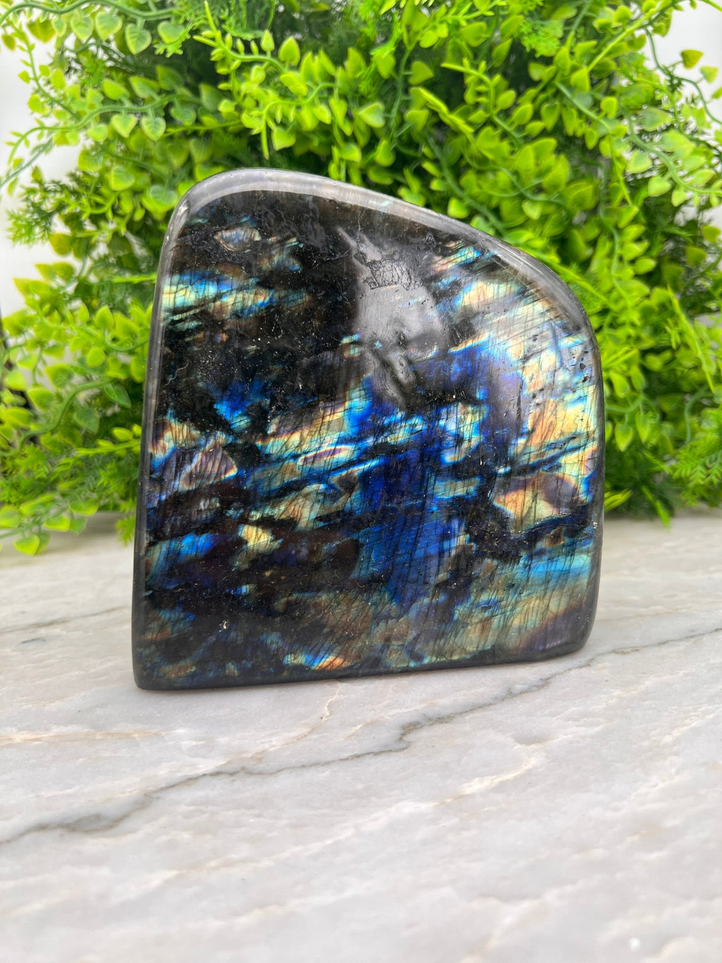Labradoriet sculptuur by KEY LIME STORE