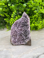 Amethist cluster cut base