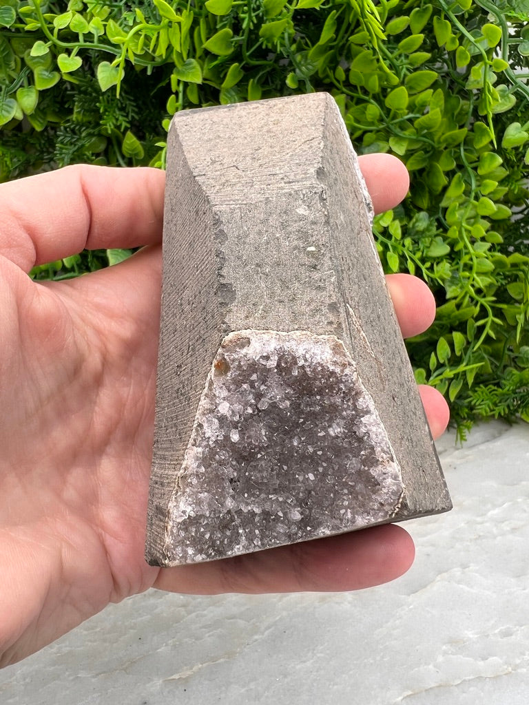 Amethist cluster cut base