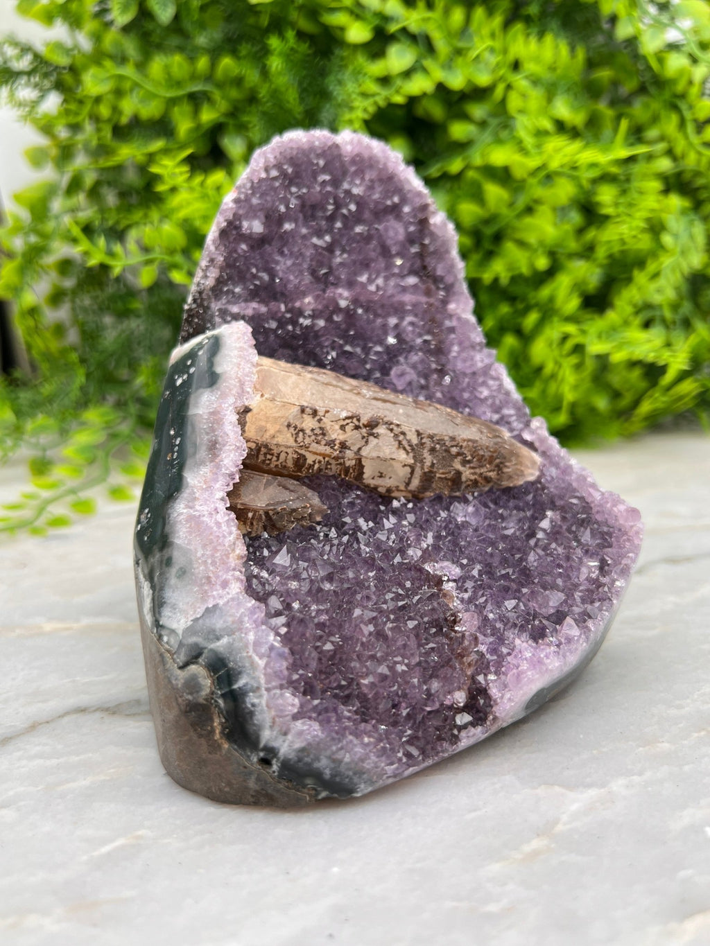 Amethist met Kwartskristal cut base - zeldzaam by KEY LIME STORE