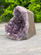 Amethist cluster cut base