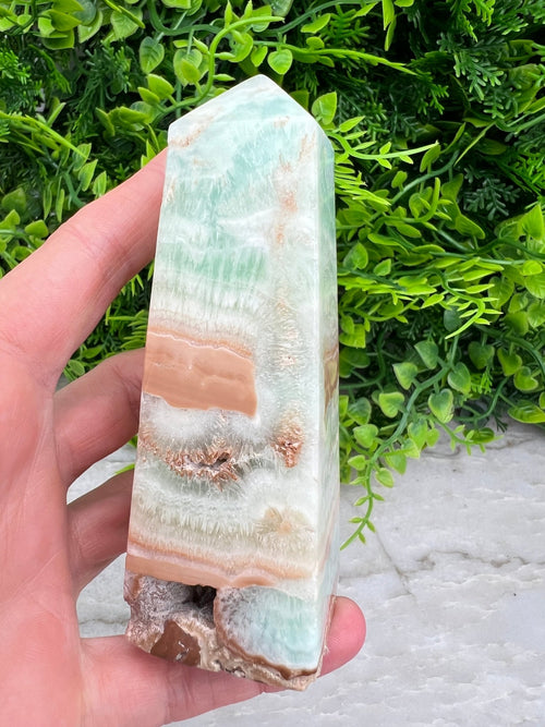 Turm aus blauem Aragonit (Caribbean Blue Calcite) (10 cm) von KEY LIME STORE