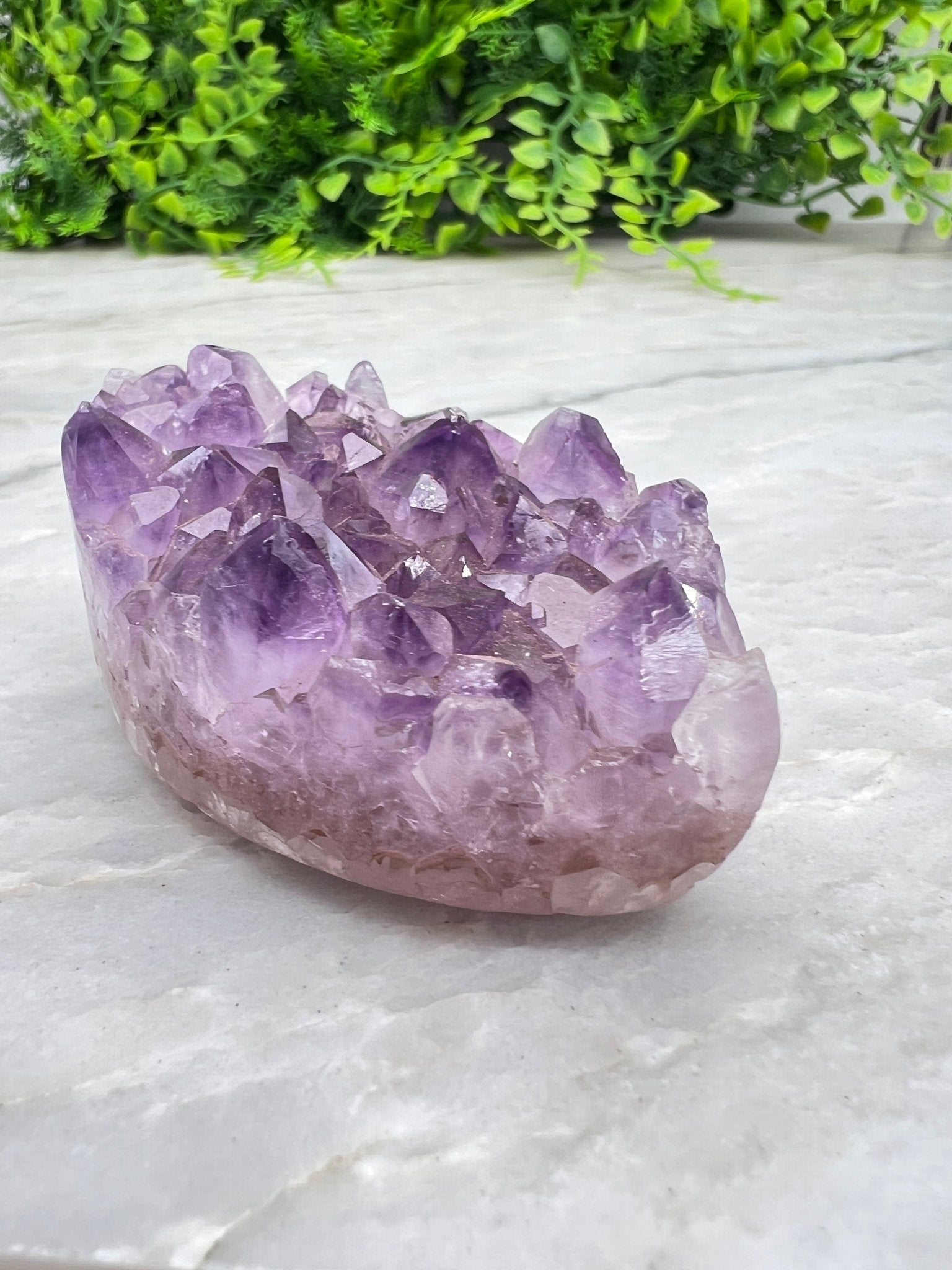 Rundum polierter Amethyst in Ellipsenform (6 cm) von KEY LIME STORE