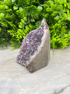 Amethist cluster cut base