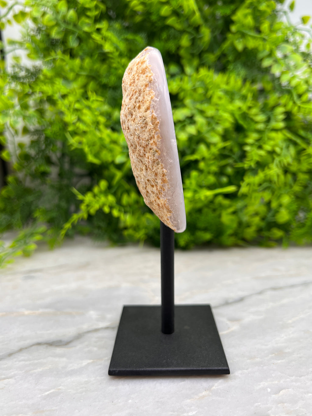 Agaat geode op standaard (14 cm)