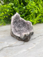 Amethist cluster cut base