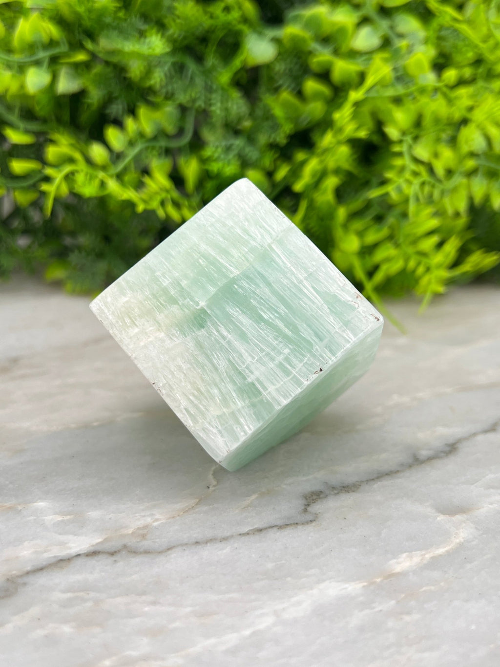 Pistache Calciet kubus cut base by KEY LIME STORE
