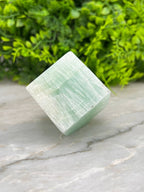 Pistache Calciet kubus cut base by KEY LIME STORE