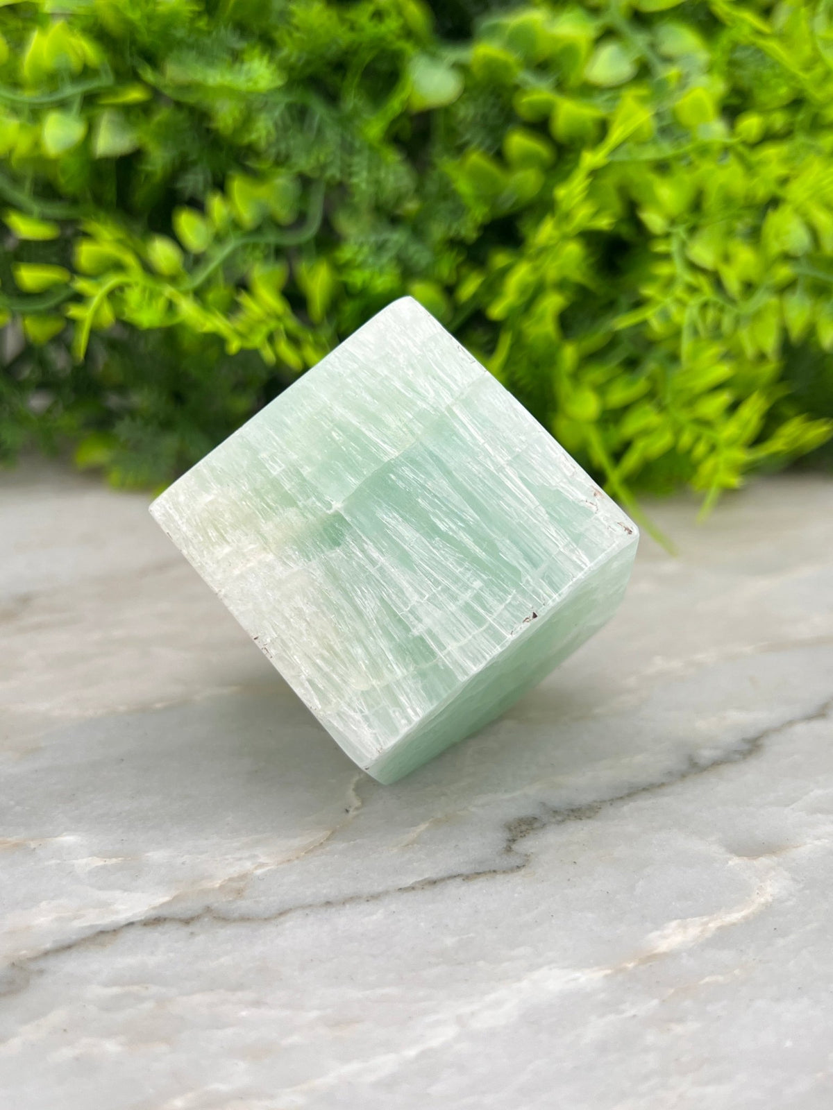 Pistache Calciet kubus cut base by KEY LIME STORE