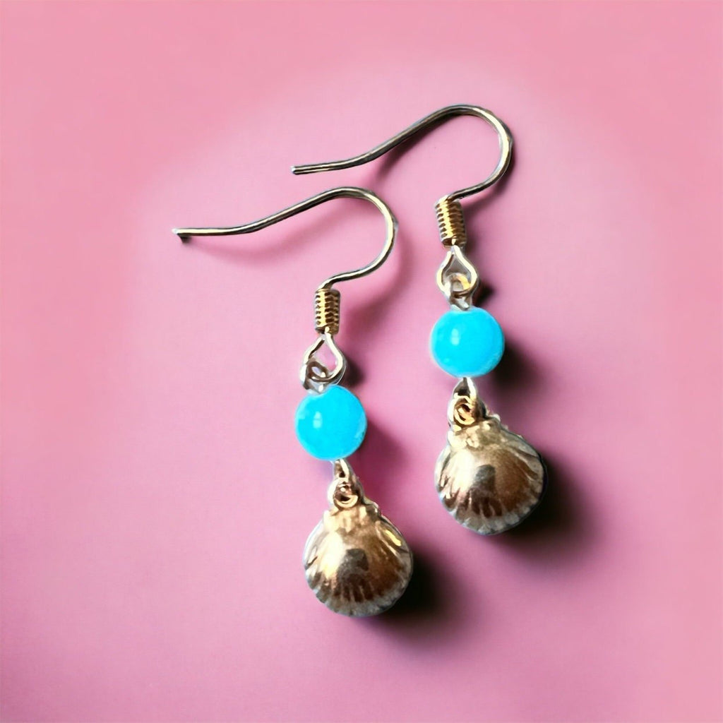 Ohrringe mit goldenen Muscheln von KEY LIME STORE