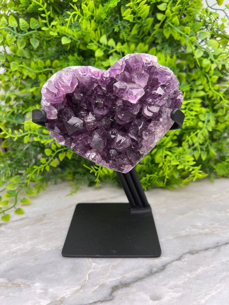 Amethist hart op standaard by KEY LIME STORE