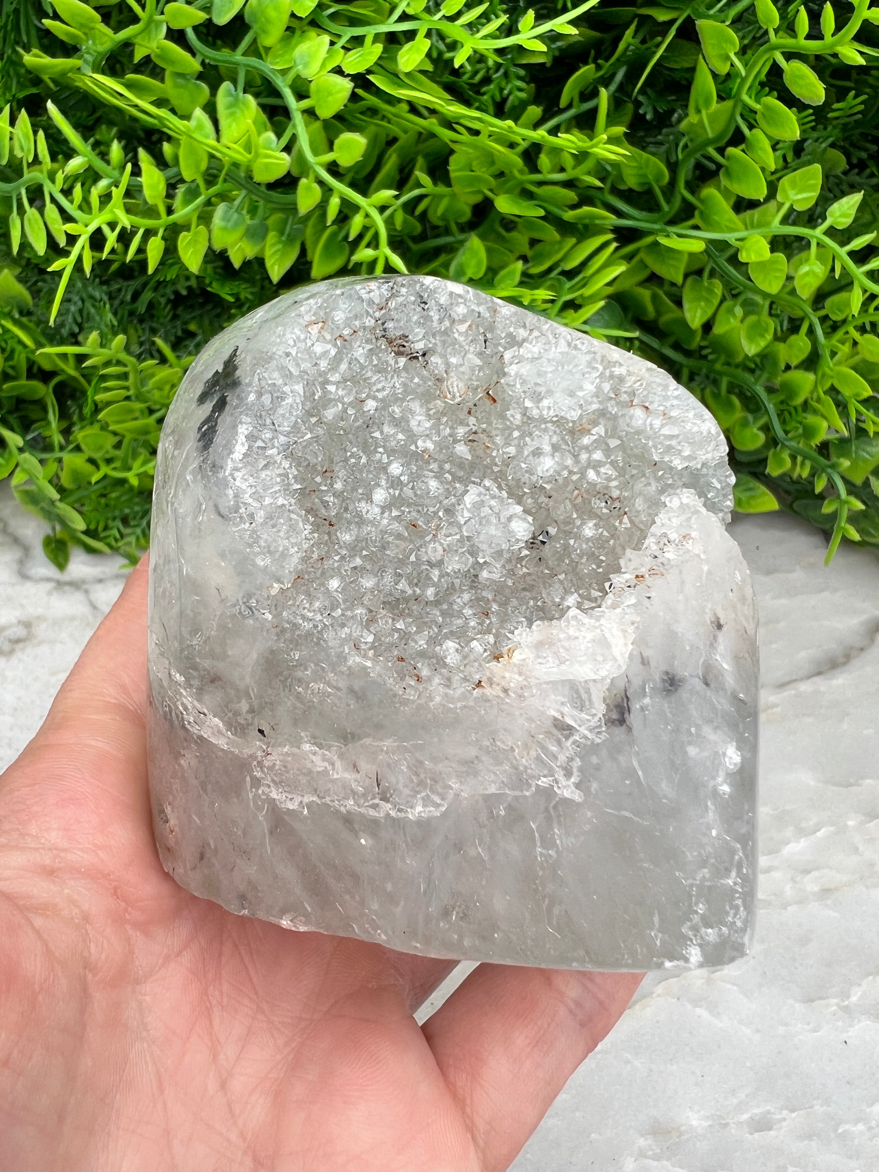 Amethist geode cut base (6 cm)