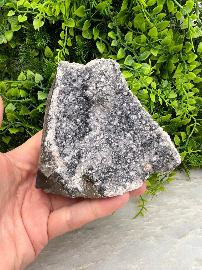 Amethist cluster cut base