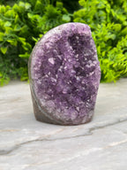Amethist cluster cut base