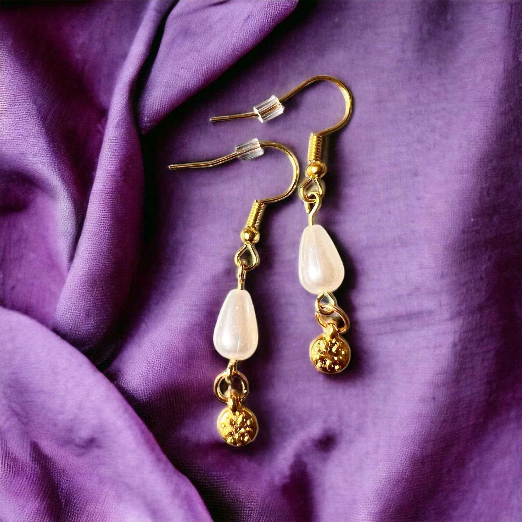 Goldene Perlenohrringe – Länge 4,5 cm