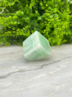Pistache Calciet kubus cut base by KEY LIME STORE