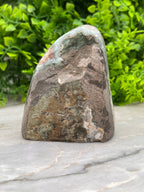 Amethist cluster cut base met gepolijste randen