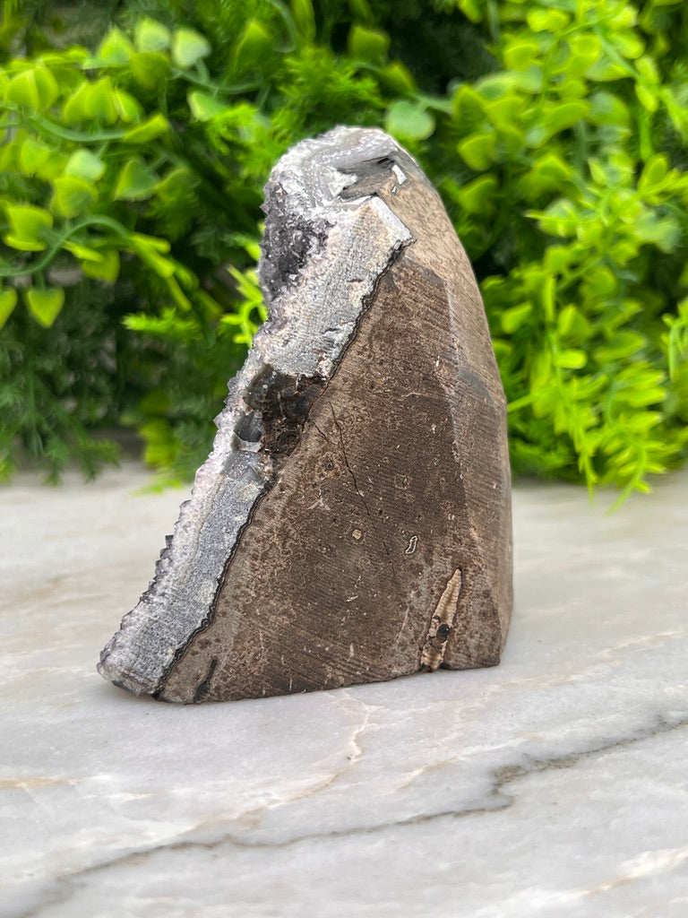 Amethist cluster cut base