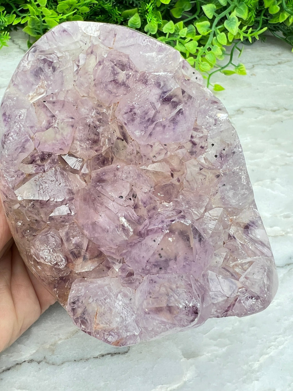 Amethyst mit Bergkristall, Cluster-Schliff an der Basis (1,024 kg) von KEY LIME STORE