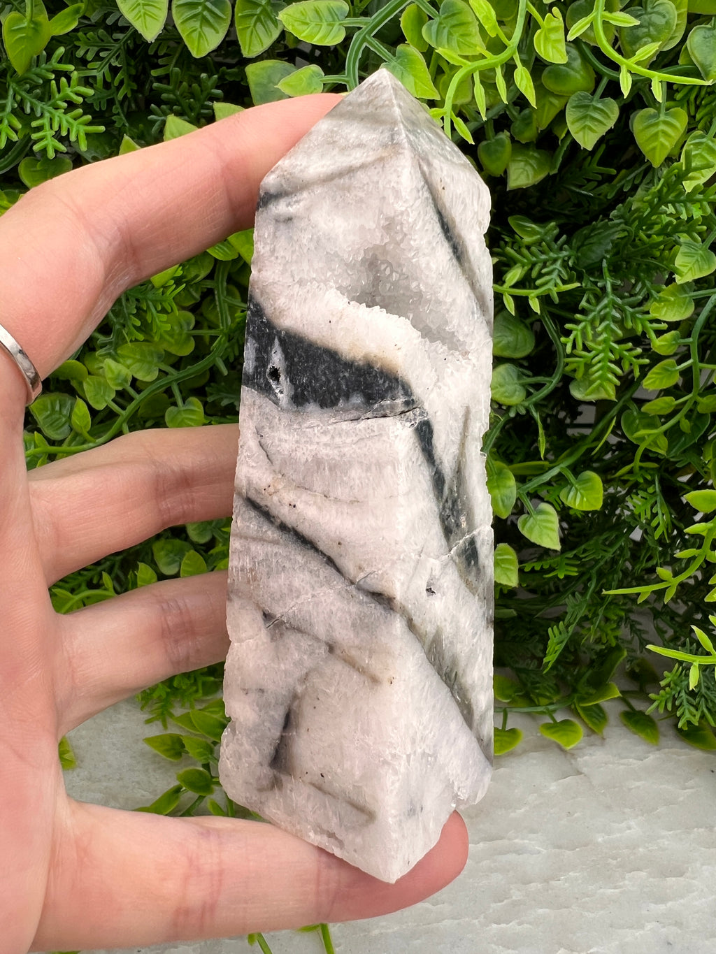 Druzen-Zebra-Jaspis-Turm (10,5 cm / 173 g)