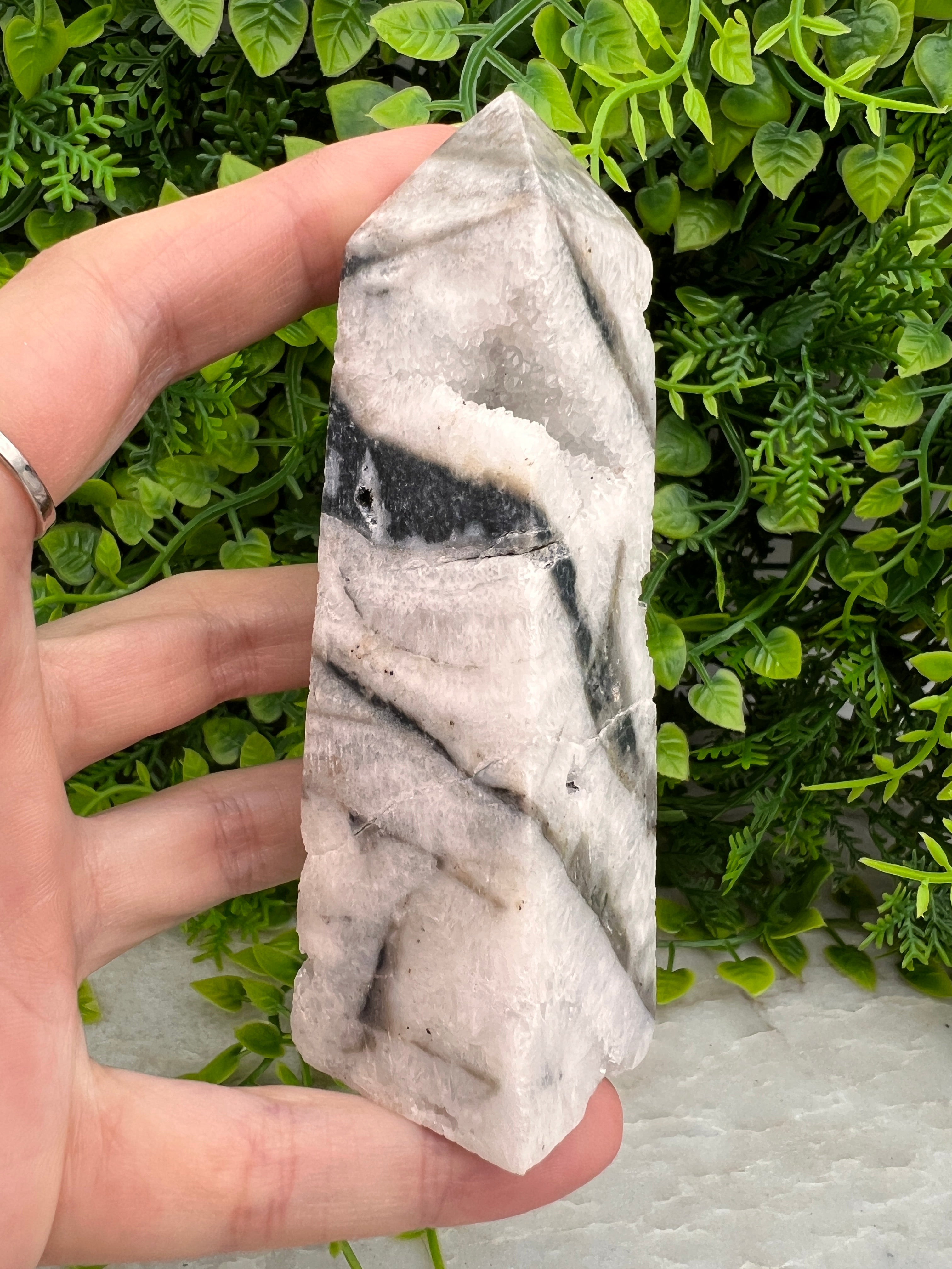 Druzen-Zebra-Jaspis-Turm (10,5 cm / 173 g)