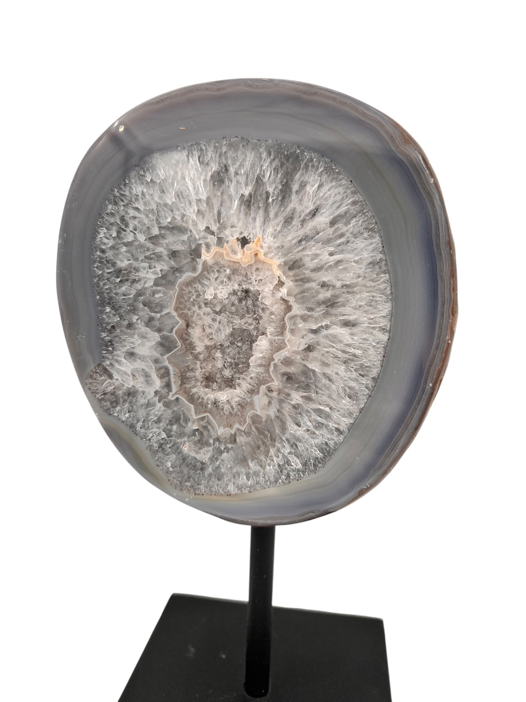 Halve agaat op standaard 1.731 kg