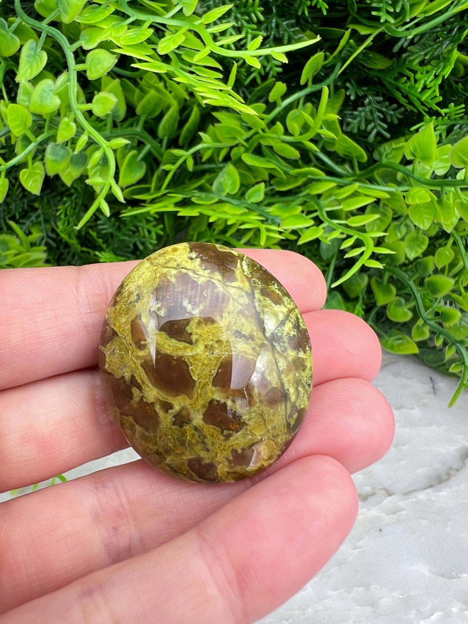 Grüner Opal als Kuschelstein (4 cm) von KEY LIME STORE
