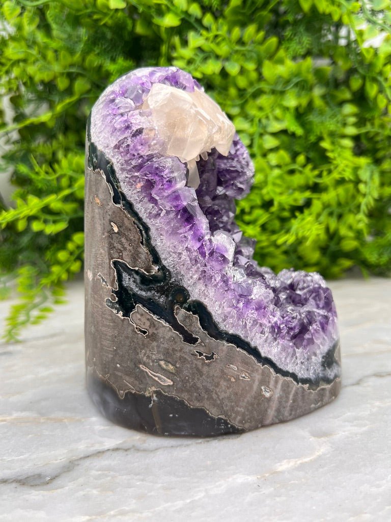 Amethist met Calciet by KEY LIME STORE