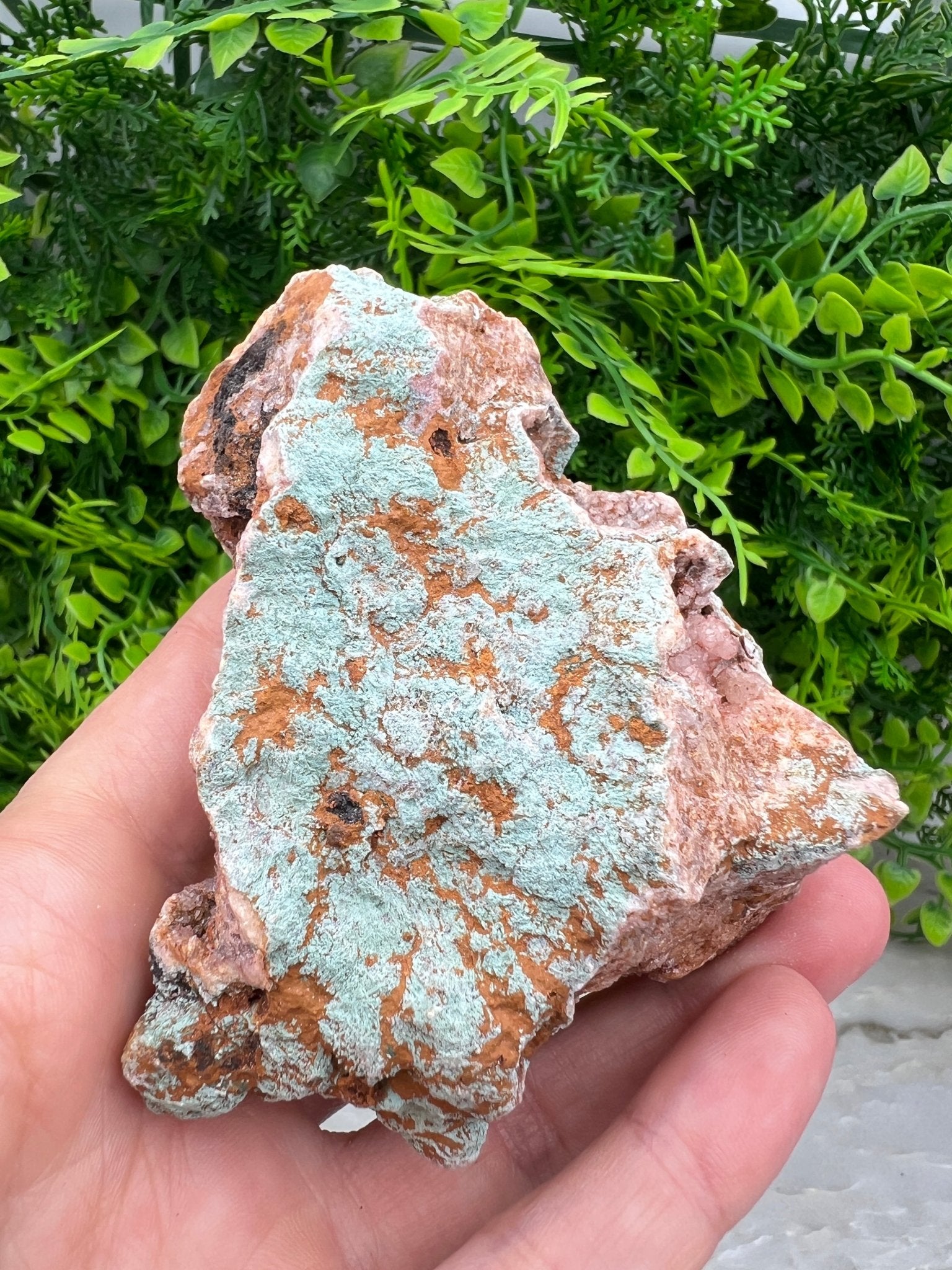 Roze Amethist ruw cluster (9 cm) by KEY LIME STORE
