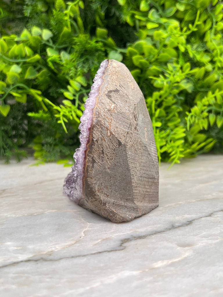Amethist cluster cut base