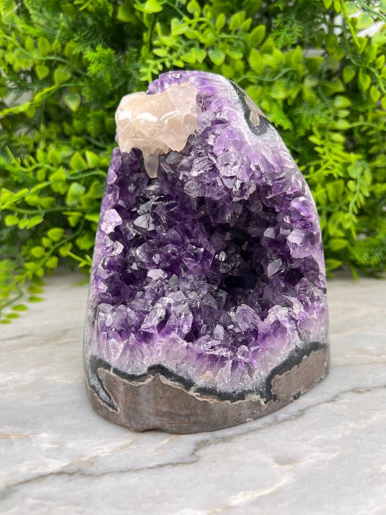 Amethist met Calciet by KEY LIME STORE