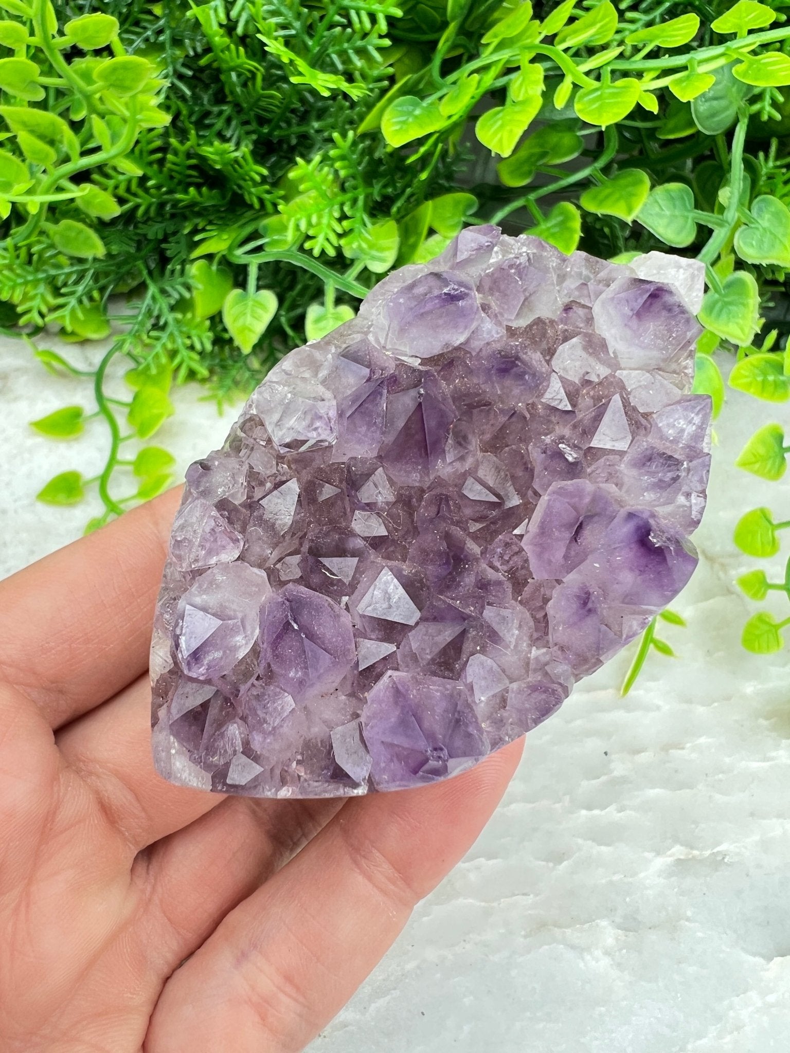 Rundum polierter Amethyst in Ellipsenform (6 cm) von KEY LIME STORE