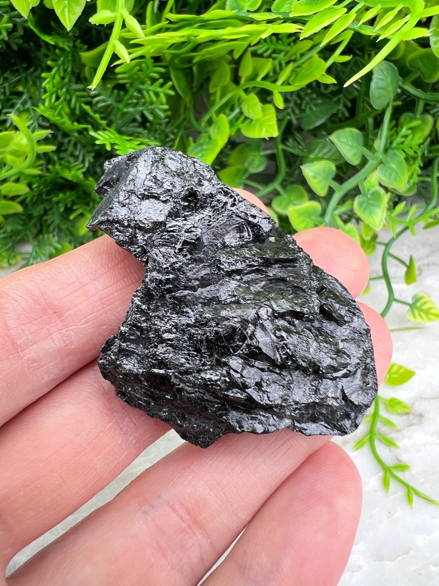 Tourmaline noire brute (5 cm) par KEY LIME STORE