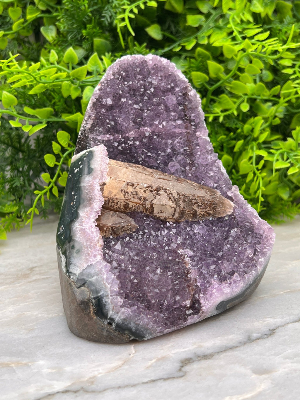 Amethist met Kwartskristal cut base - zeldzaam by KEY LIME STORE
