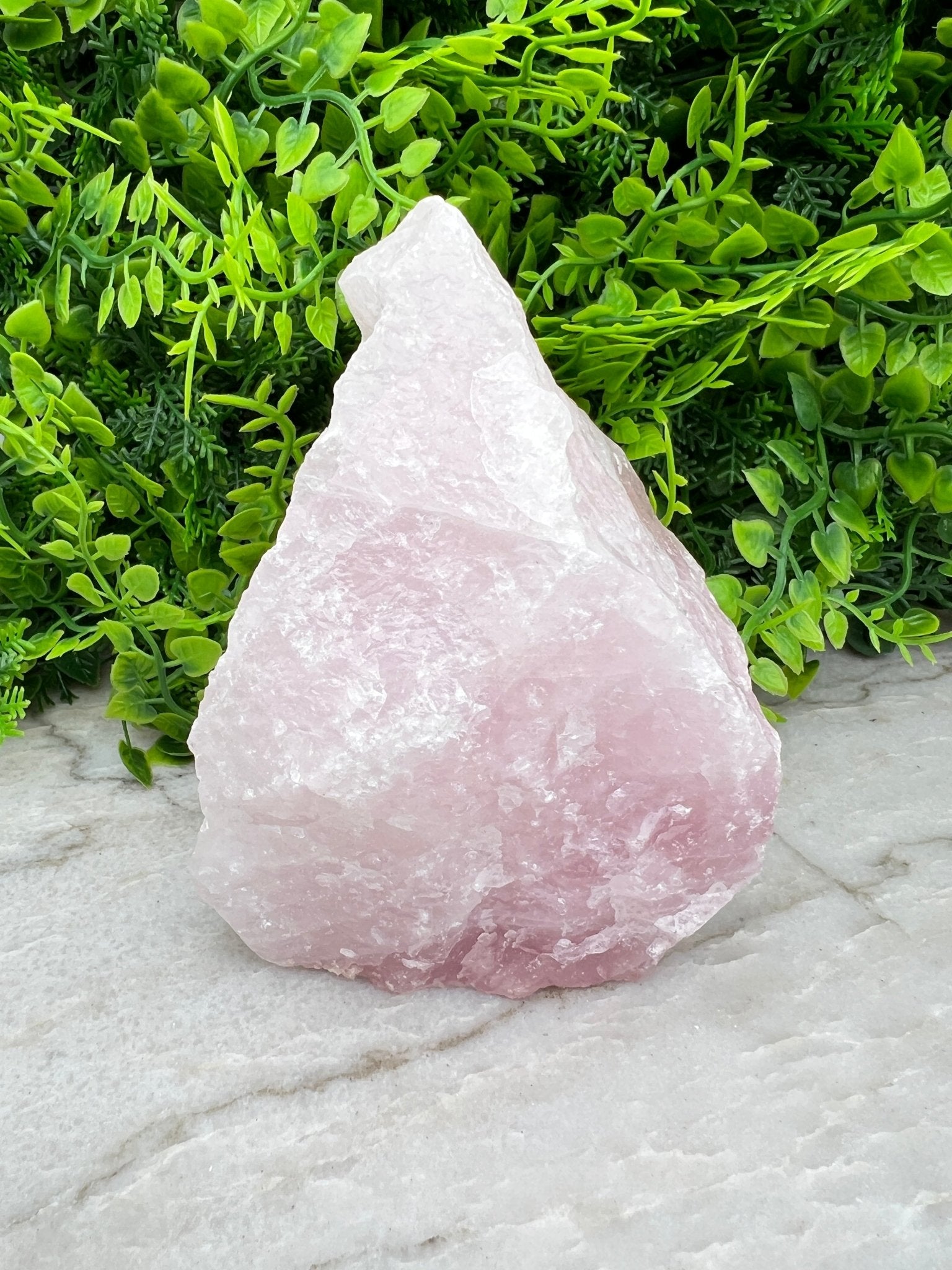 Rozenkwarts ruw cut base (790 gram) by KEY LIME STORE