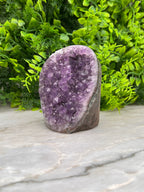 Amethist cluster cut base