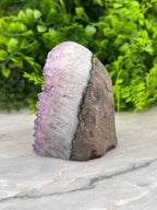Amethist cluster cut base met gepolijste randen