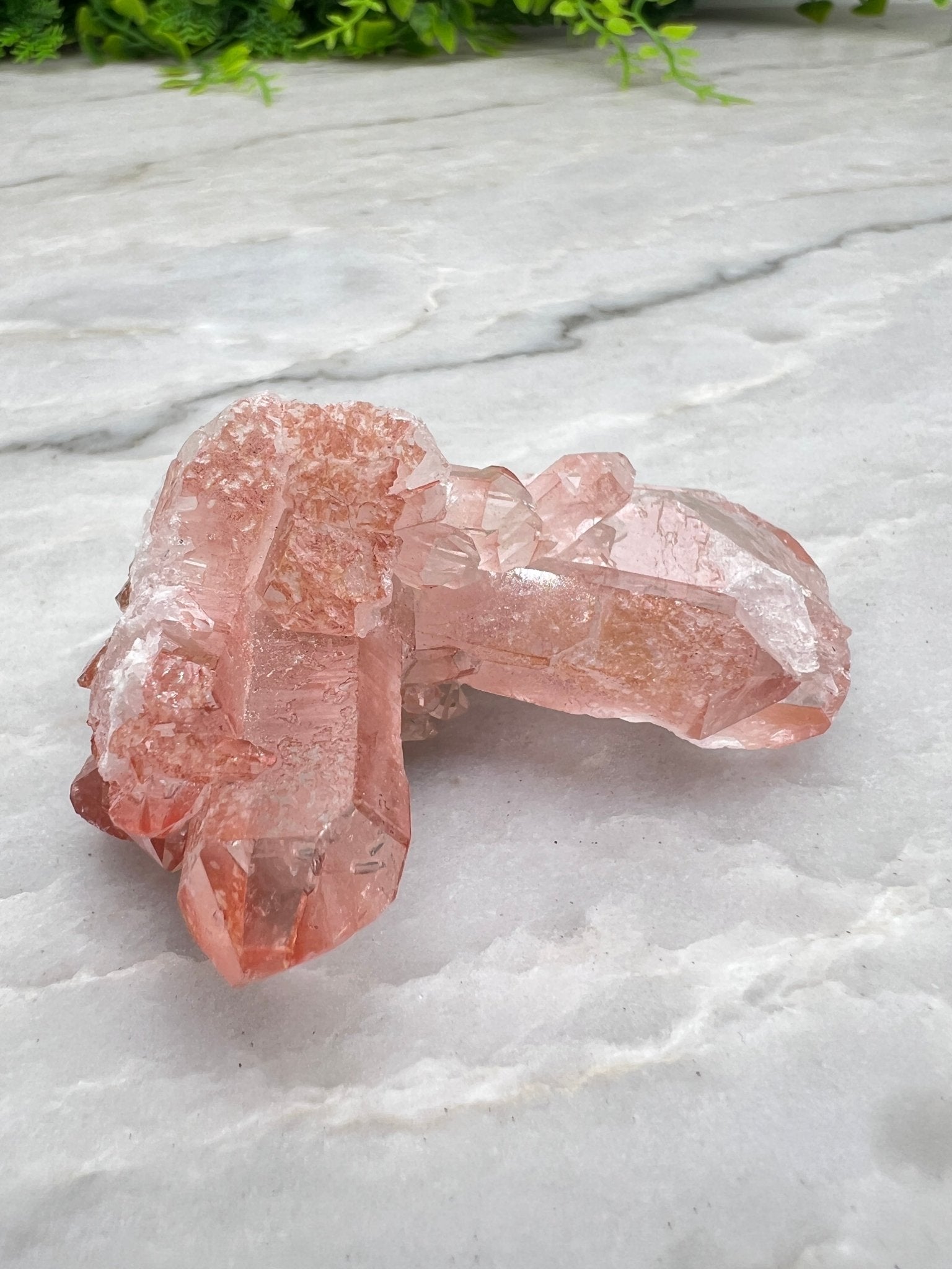 Red Healer (Hämatit-Quarz)-Cluster (7 cm) von KEY LIME STORE