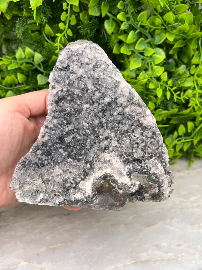 Amethist cluster cut base