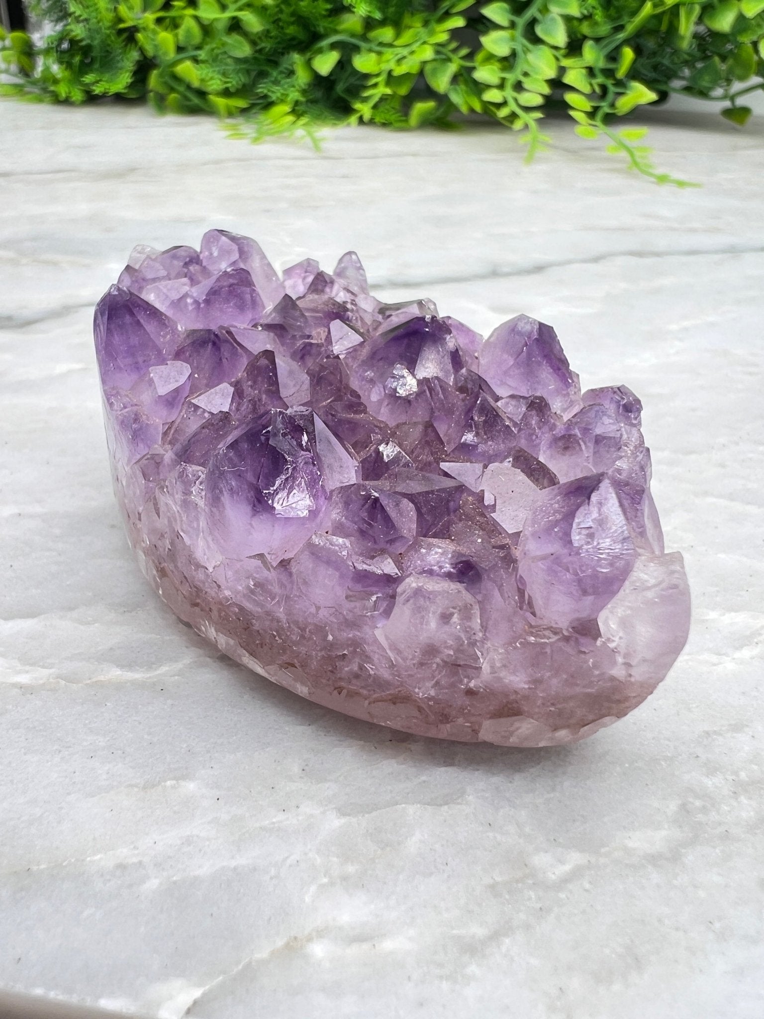 Rundum polierter Amethyst in Ellipsenform (6 cm) von KEY LIME STORE