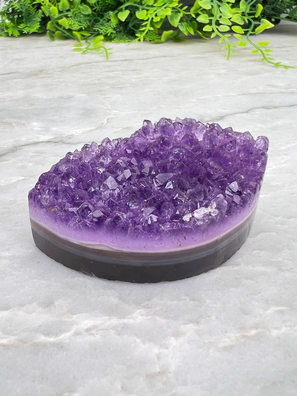 Amethyst und Achat, elliptisch, rundum poliert (7 cm) von KEY LIME STORE
