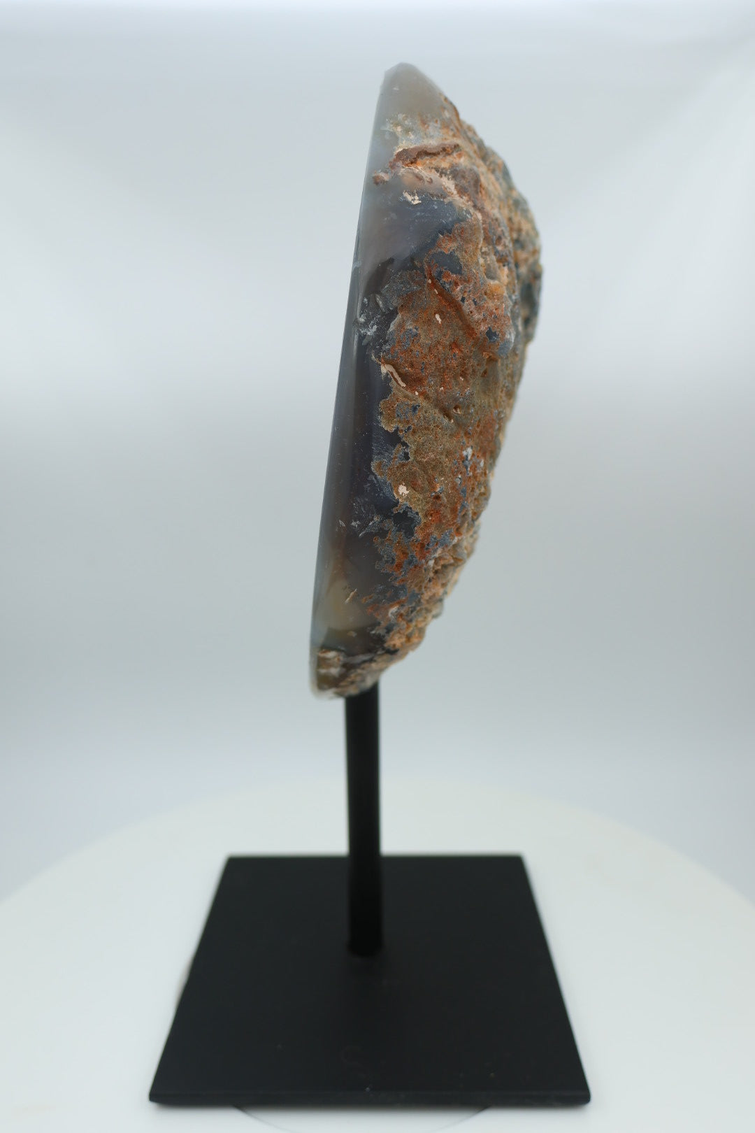 Halve agaat op standaard 1.450 kg