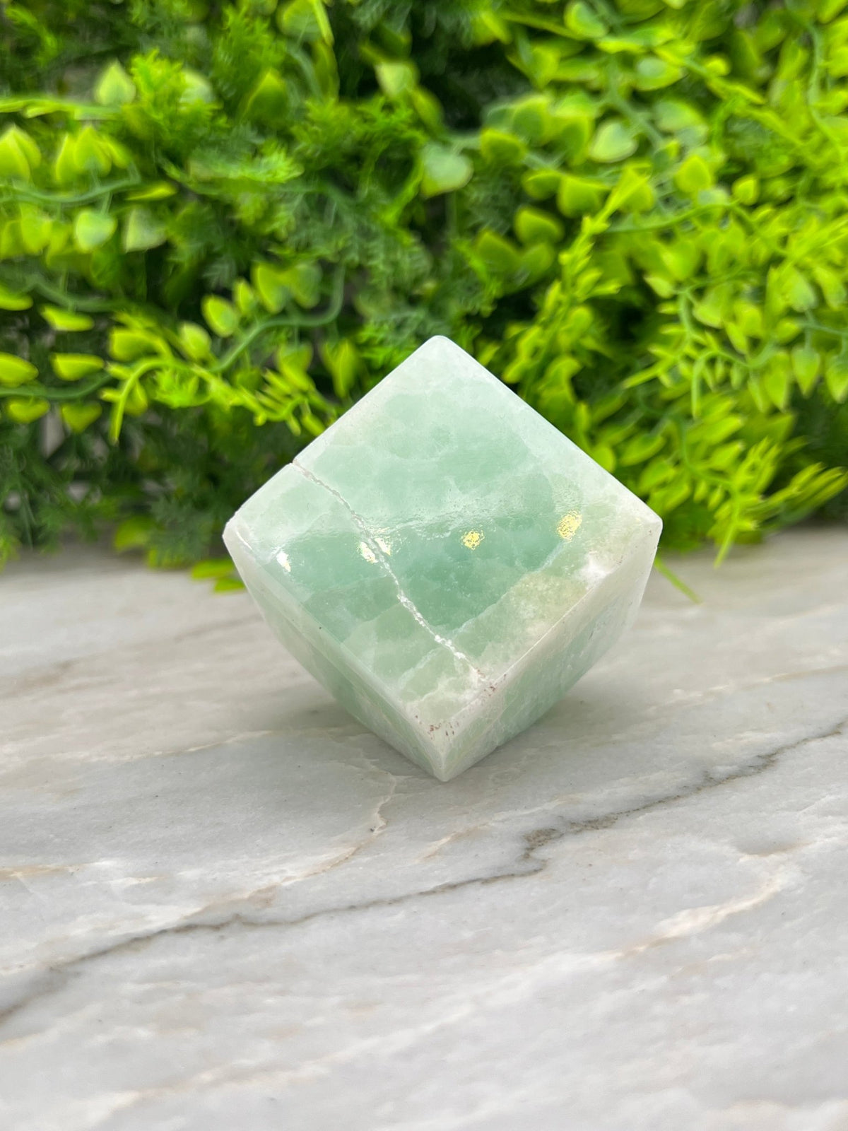 Pistache Calciet kubus cut base by KEY LIME STORE