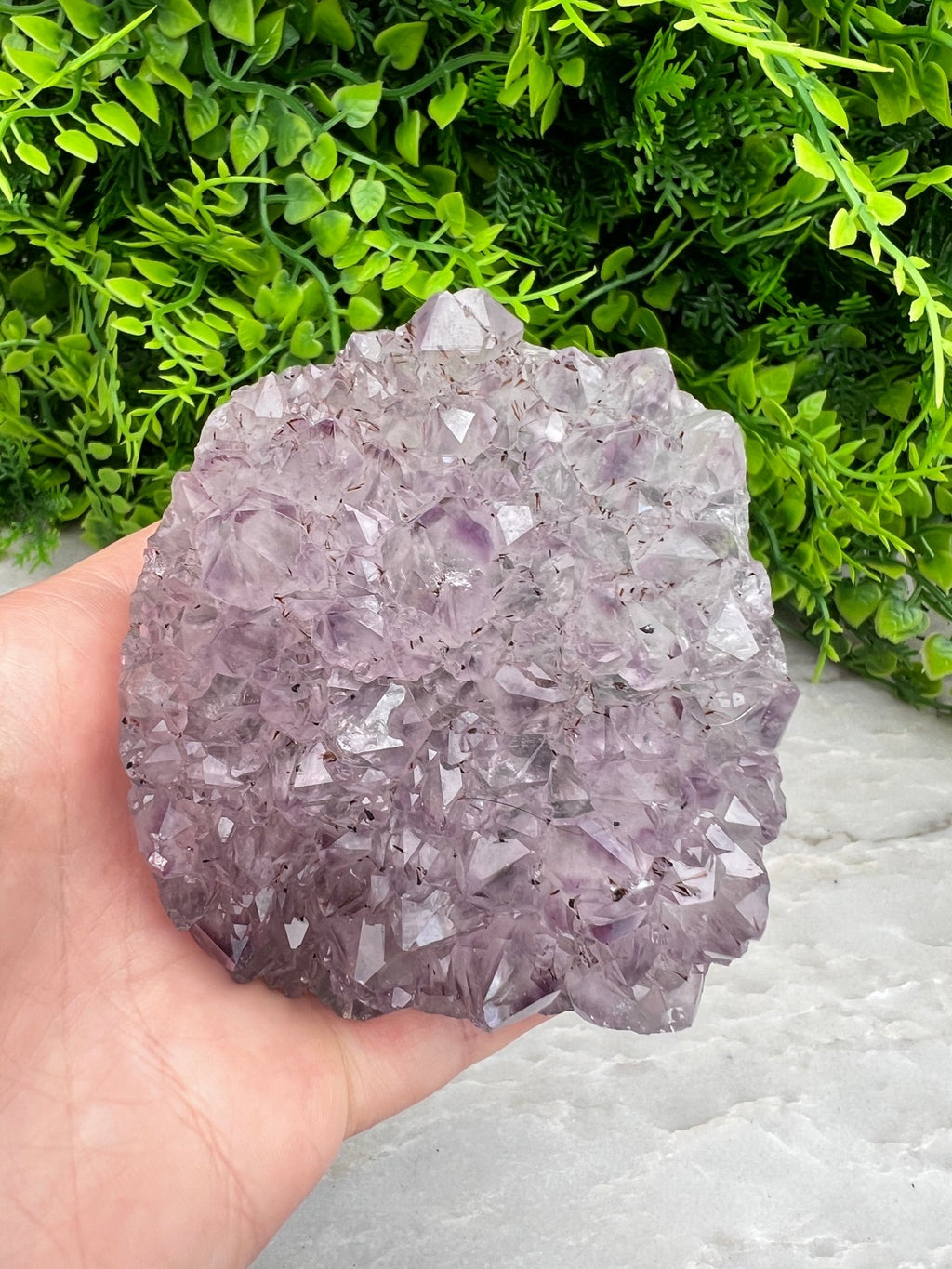Amethyst mit Achat-Sockel (9 cm) von KEY LIME STORE
