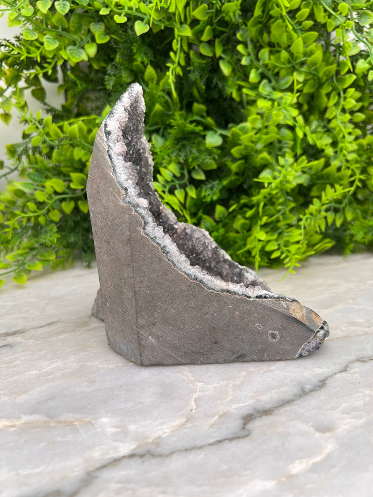Amethist cluster cut base