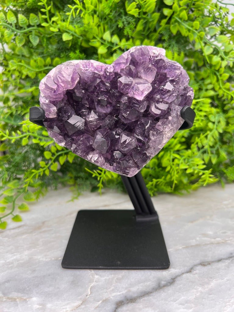 Amethist hart op standaard by KEY LIME STORE