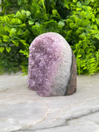 Amethist cluster cut base met gepolijste randen