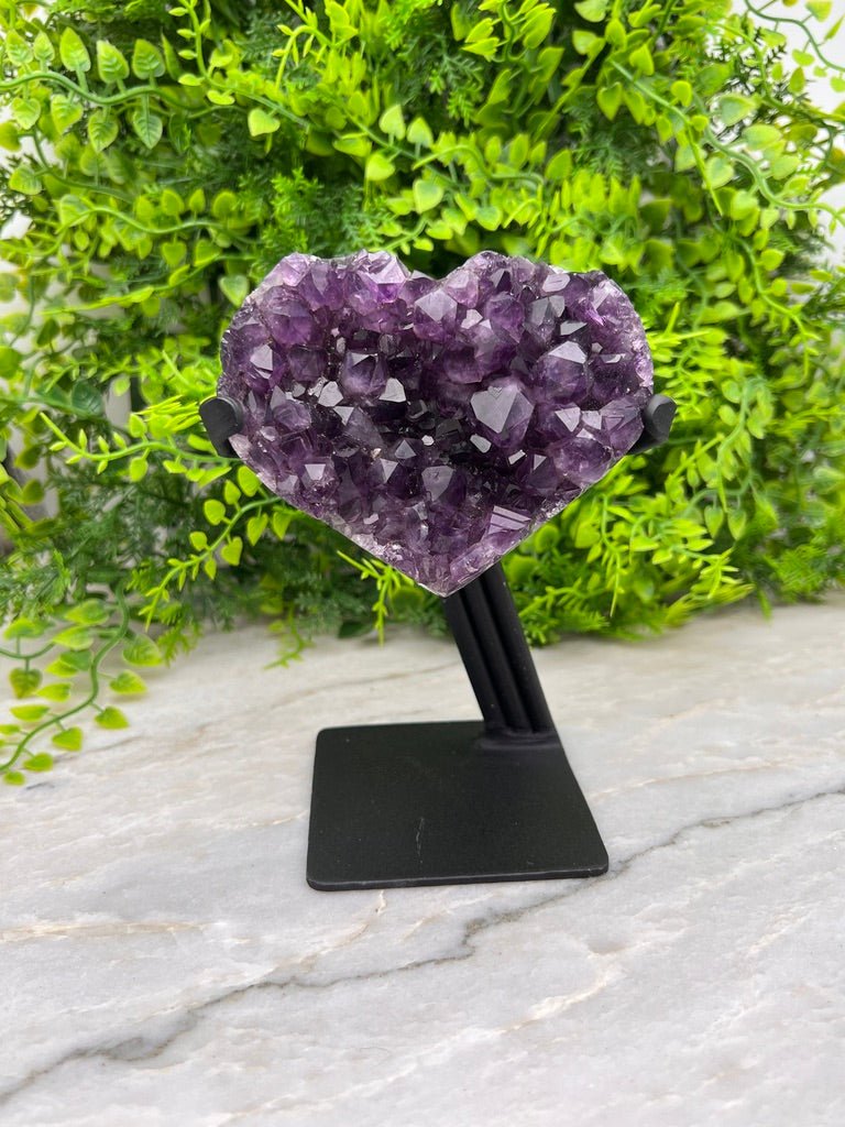 Amethist hart op standaard by KEY LIME STORE