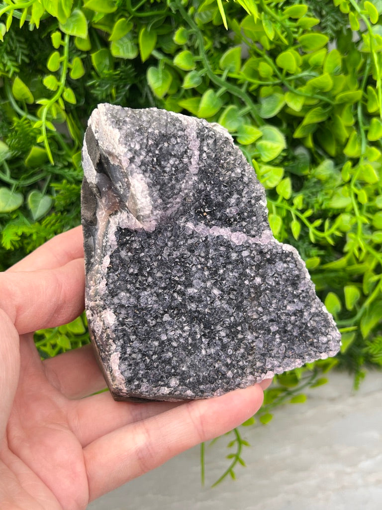 Amethist cluster cut base